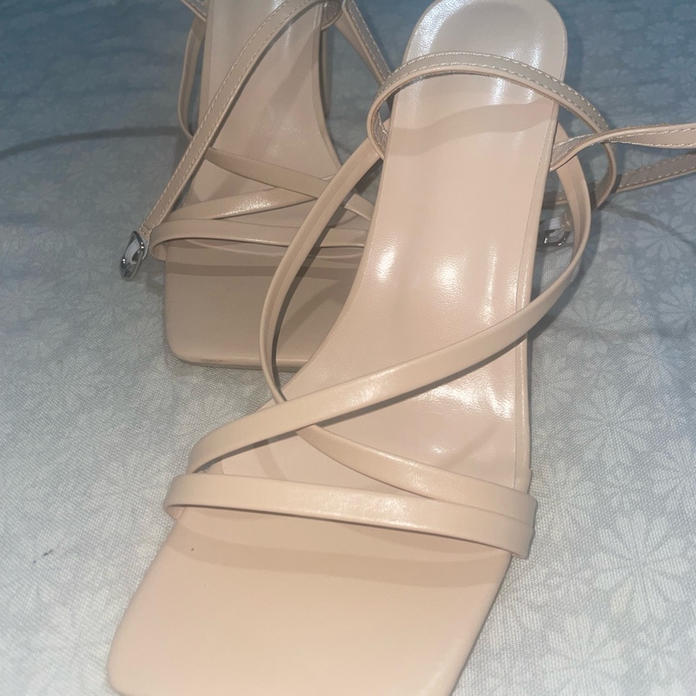 Minimalist Chunky Heeled Ankle Strap Sandals